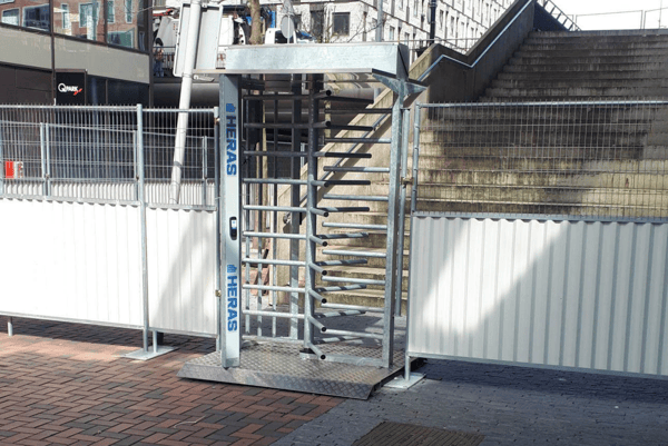 Heras Smart Access assure la clôture sécurisée d’un chantier de construction dans le quartier animé d’Amsterdam Sud-Est